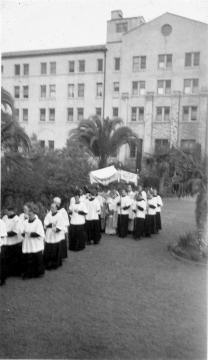 Holy Week (1944)_0006_edited