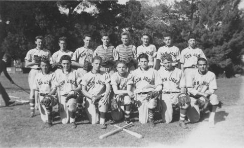 Student Class Pictures (1943)_0009-Team